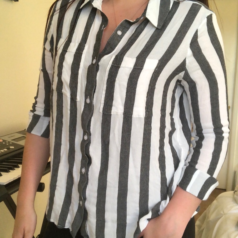 White and gray stripe collared shirt with pockets